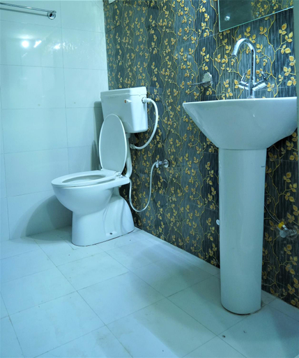 Bathroom 3, Hotel Siddharth, Udham Singh Nagar