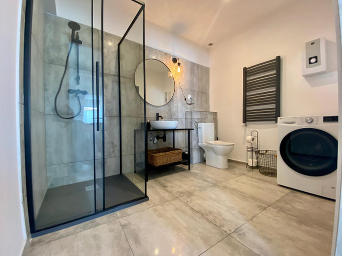 Bathroom 2, apartament Hrabala, Jelenia Góra City