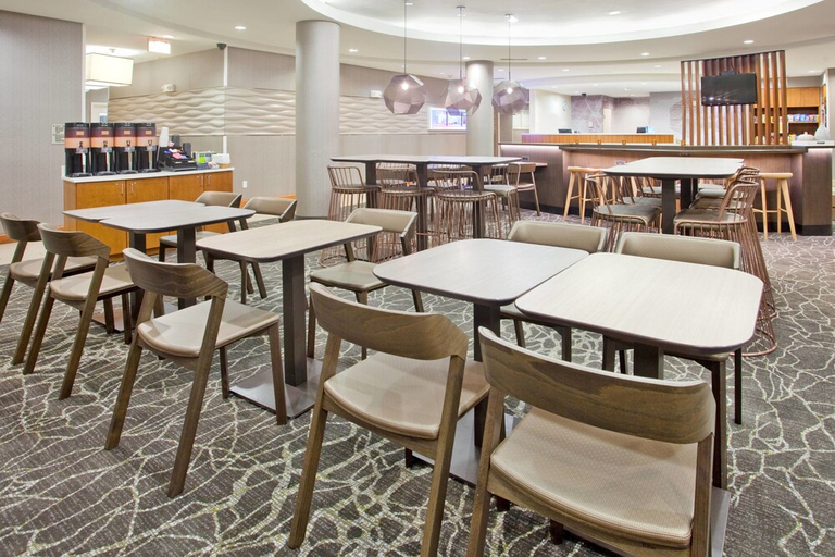 Food & Drinks 4, SpringHill Suites by Marriott Wichita East at Plazzio, Sedgwick