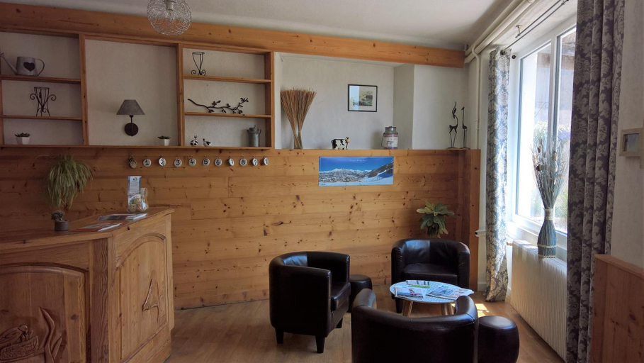 Public Area 2, Les Fauvettes, Hautes-Alpes