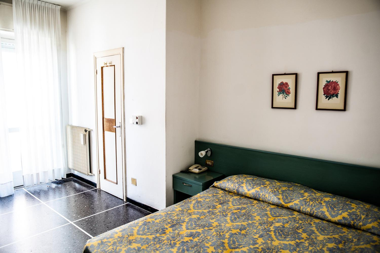 Others 4, Hotel West End, Savona