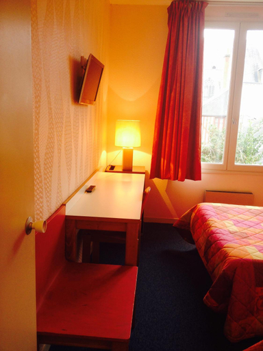 Others 4, Jackotel, Loiret