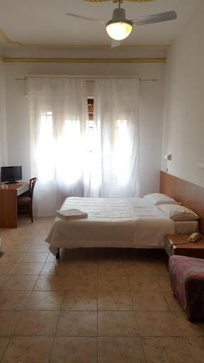 Bedroom 2, Hotel Al Sogno, Savona