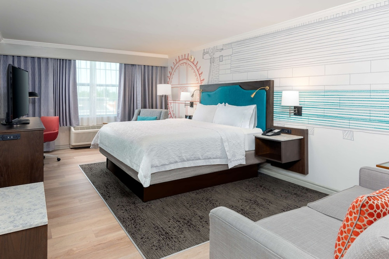 Bedroom 3, Hampton Inn Buffalo-Williamsville, Erie
