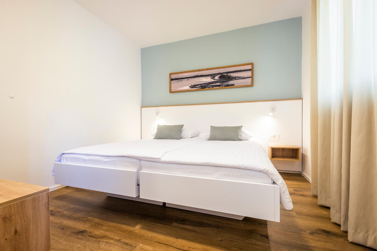 Bedroom 3, Bioenergy Resort Salinera Apartments, Izola