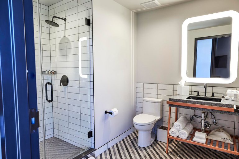 Bathroom 5, Waymore's Hotel Nashville, Davidson
