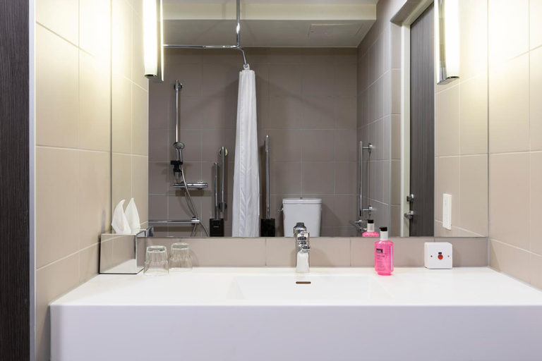 Bathroom 7