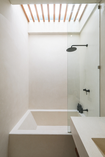 Bathroom 4, Villa Naji Pererenan, Badung