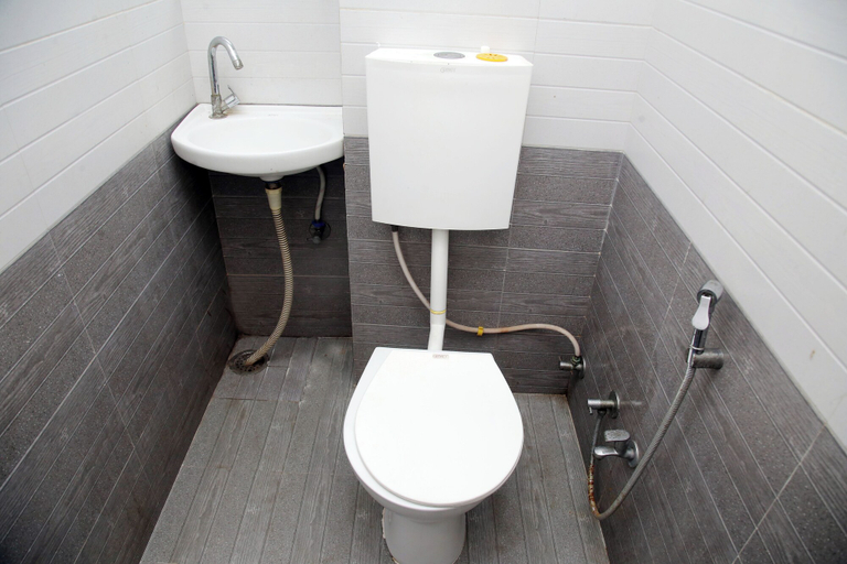 Bathroom 2, Hotel Sadbhav, Ahmadabad