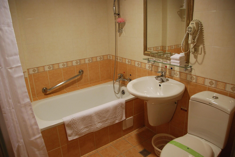 Bathroom 4, Hong Cheng Sing Business Hotel, Tainan