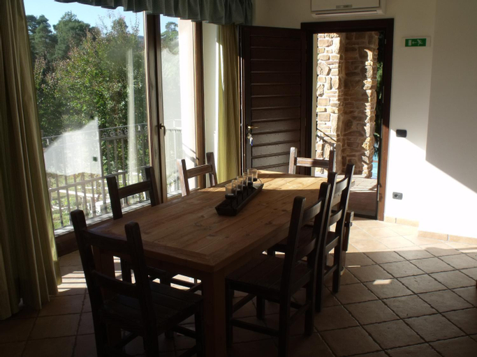 Dining Room 11