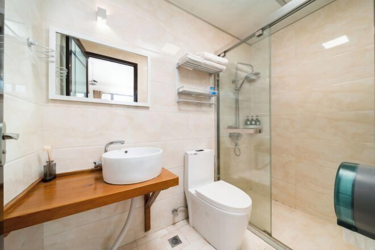 Bathroom 3, Yuanshan Hostel, Huzhou