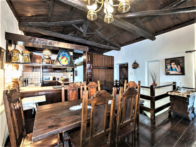 Food & Drinks, Ampelos Estate, West Greece