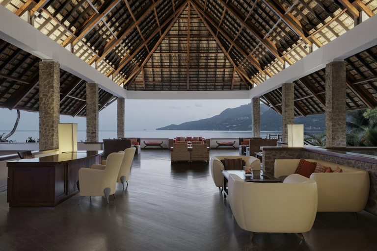 Food & Drinks 5, Fisherman’s Cove resort