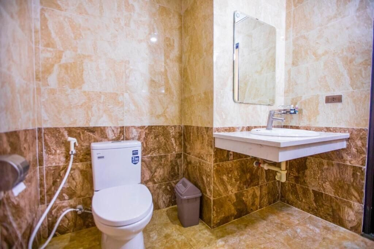 Bathroom 3, Tu Phuong Hotel TH by Bay Luxury, Hoằng Hóa