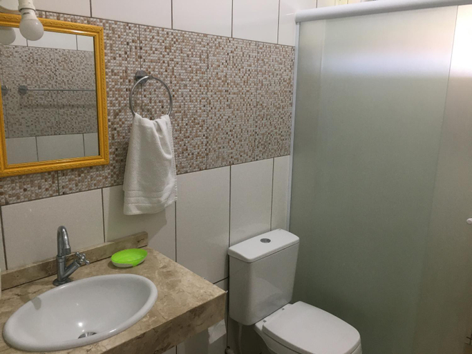 Bathroom 2, Refugio do Bosque, Penha