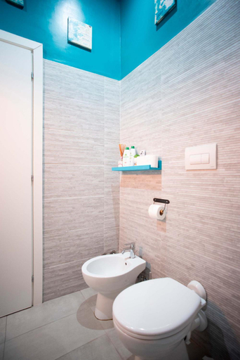 Bathroom 3, Trastevere Dream House, Rome