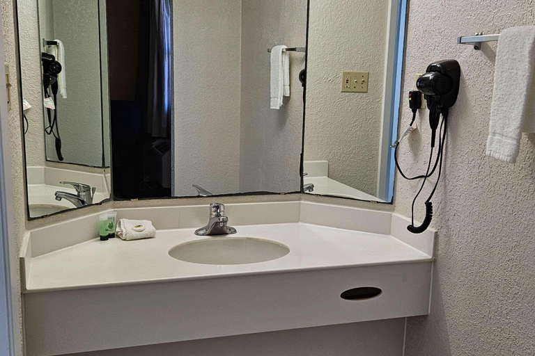 Bathroom 4, Baymont by Wyndham Nacogdoches Near University, Nacogdoches