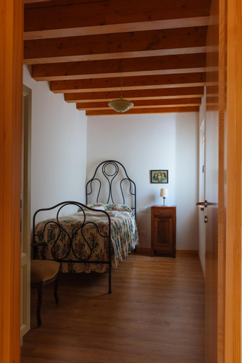 Bedroom 2, Albergo Diffuso Polcenigo Casa Rigo, Pordenone