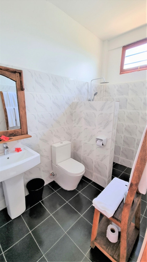 Bathroom, Paradise Beach Resort, Kati