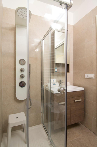 Others 4, Vilu Suite Mare, Bari
