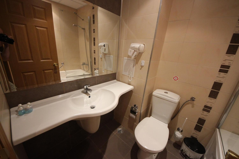 Bathroom 5, South Pearl Hotel, Sozopol