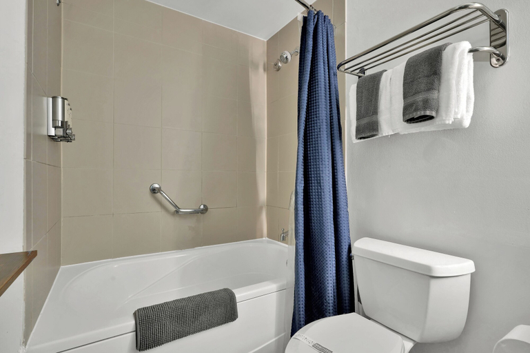 Bathroom 3, Stunning 12th Floor Studio in the Grove, Miami-Dade