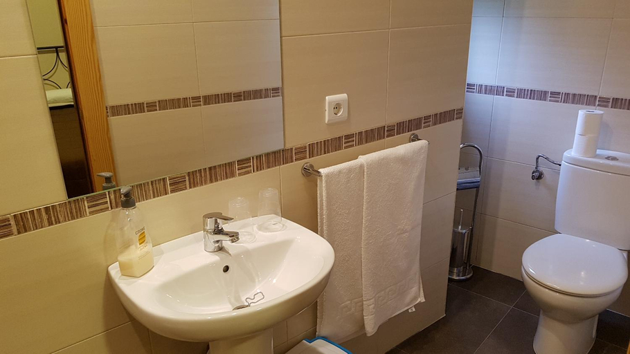 Others 2, Hostal Arenal, Cantabria