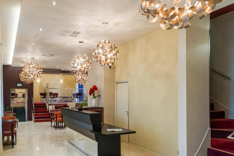 Others 3, Hotel Le Chateaubriant, Loire-Atlantique