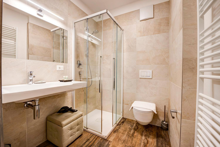 Bathroom 5, Arcadia Rooms, Bolzano