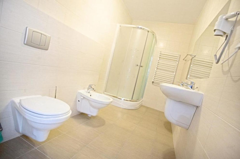 Bathroom, Pensjonat Bartosz, Żagań