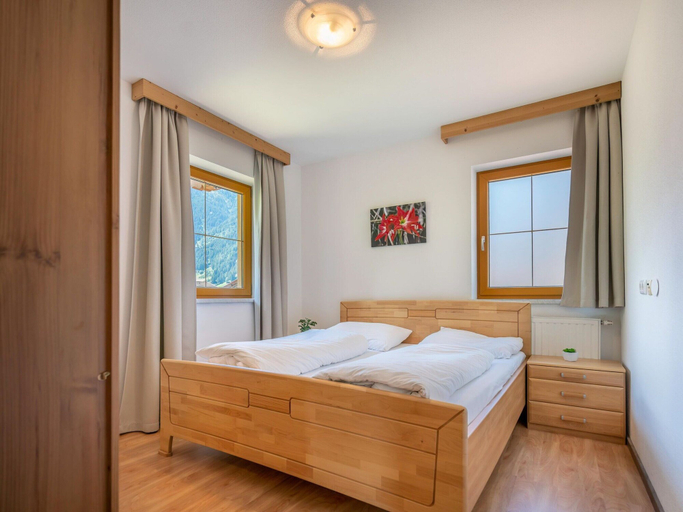 Room 5, Quiet Flat With Terrace in Neustift Im Stubaital, Innsbruck Land