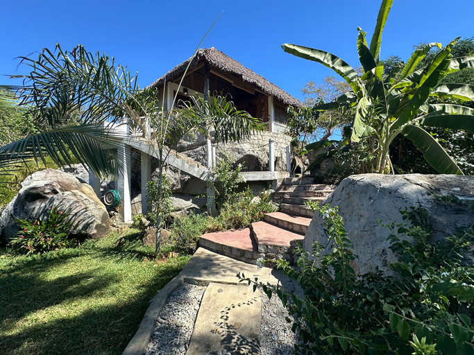 Exterior & Views 2, Coconut Lodge, Diana