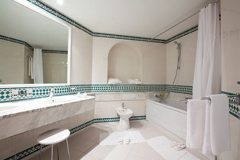Bathroom 4, El Mouradi Hammamet, Hammamet