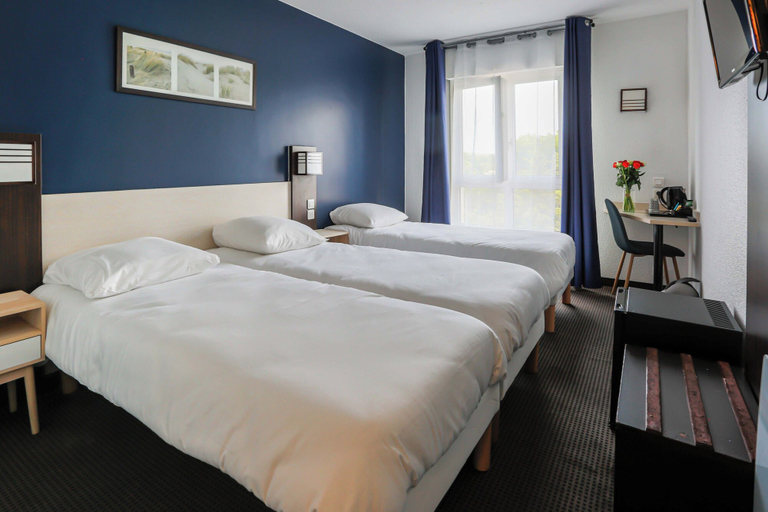 Bedroom 3, Hôtel L'Eaubonne, Val-d'Oise