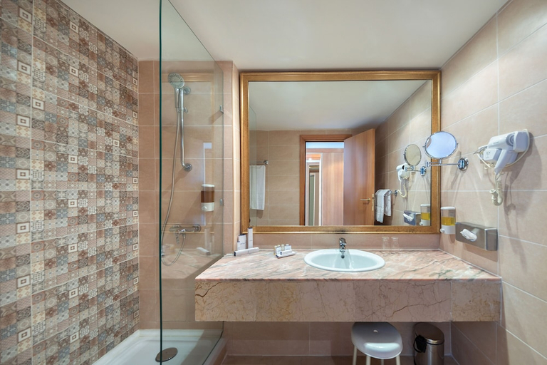 Bathroom 4, Marhaba Palace, Hammam Sousse