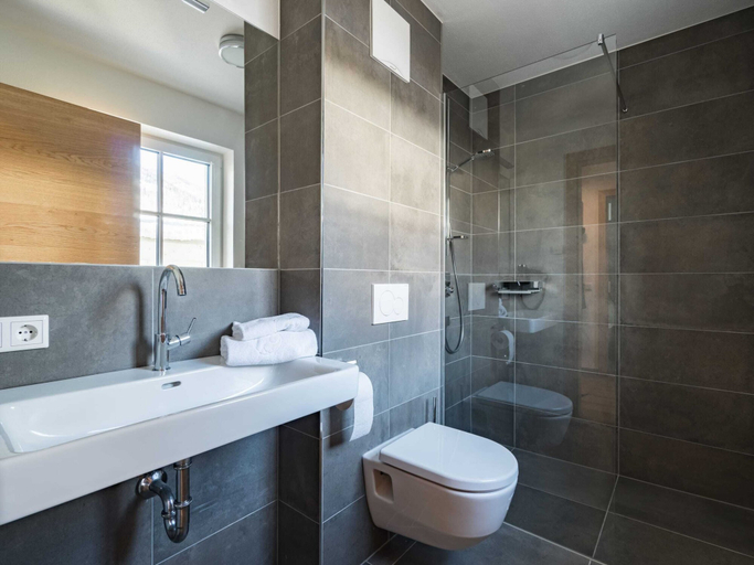Bathroom 3, Chalet in Piesendorf Near Ski Slopes, Zell am See