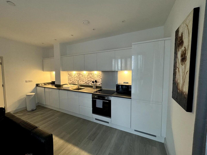 Others 5, Cozy Bracknell Apartment with Modern Amenities, Bracknell Forest