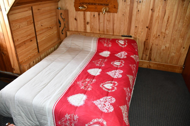 Bedroom 2, Hotel Le Terminus, Isère