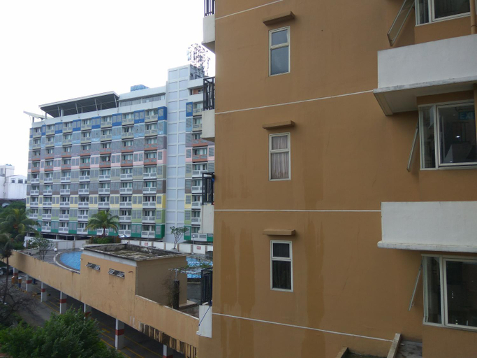 Exterior 7