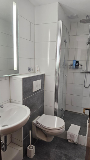 Bathroom 3, Hotel Kölner Hof, Mülheim an der Ruhr