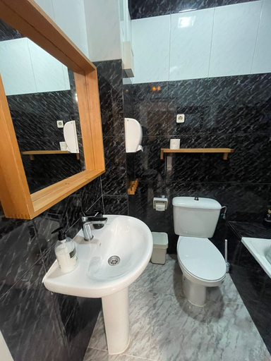 Bathroom 4, HOTEL ARGANDA, Madrid