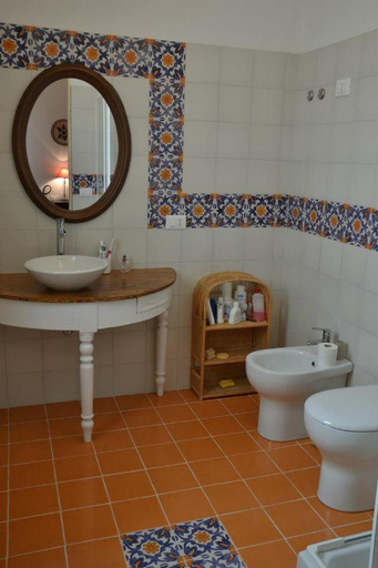 Others 4, B&B Talia, Trapani
