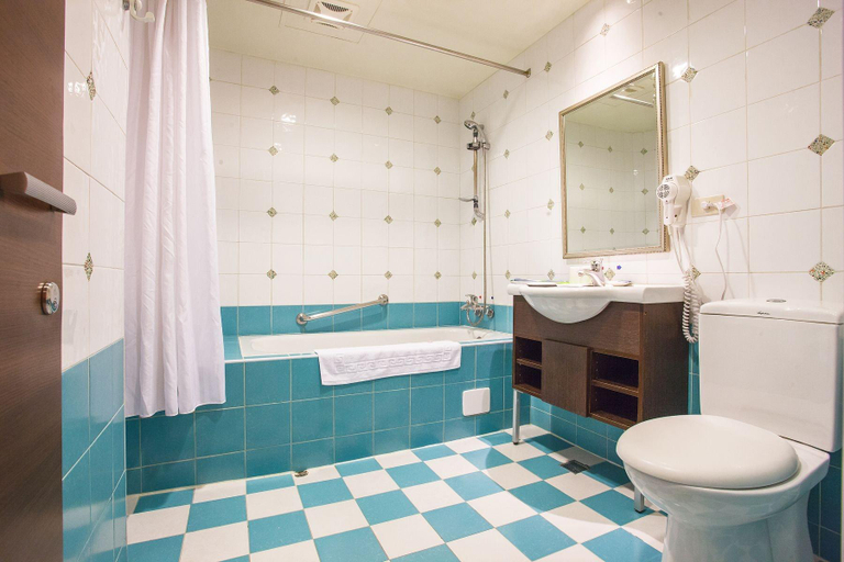Bathroom 4, Hong Cheng Sing Business Hotel, Tainan