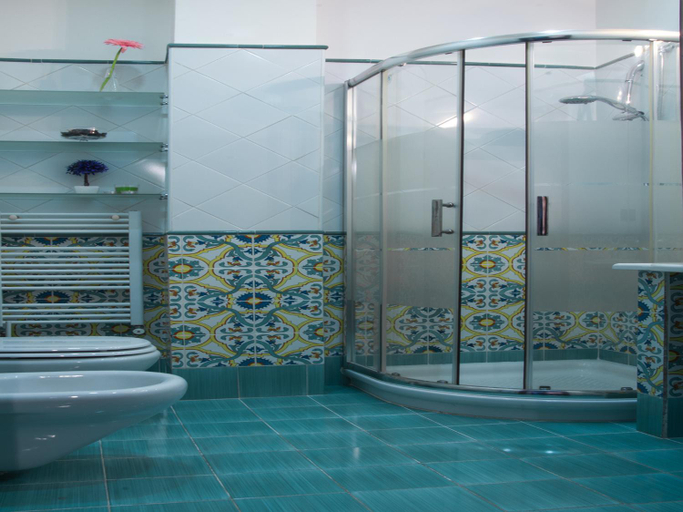 Bathroom 3, Your Bed Napoli, Napoli