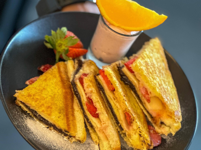 Food & Drinks