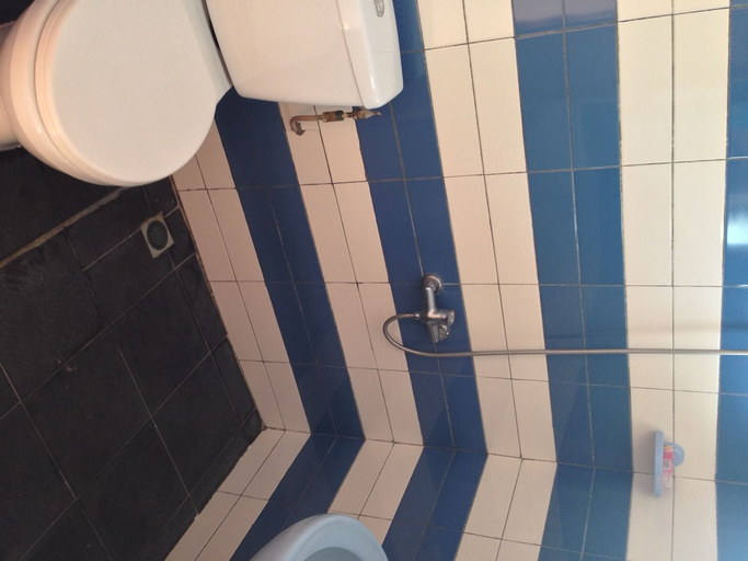 Bathroom 3, Impasse Napoleon, Golfe (incl Lomé)