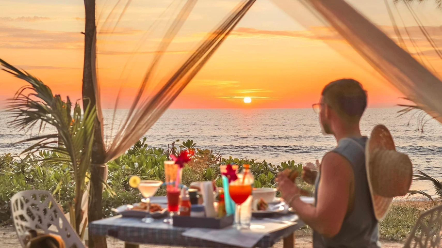 Food & Drinks 5, Micky Monkey Beach Hotel Phuket Maikhao Thailand, Pulau Phuket