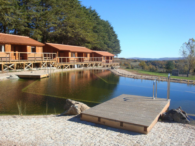Exterior 11