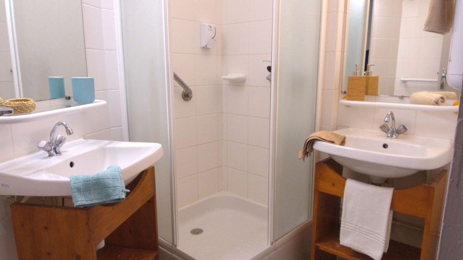 Bathroom 3, Vvf Villages Premanon, Jura